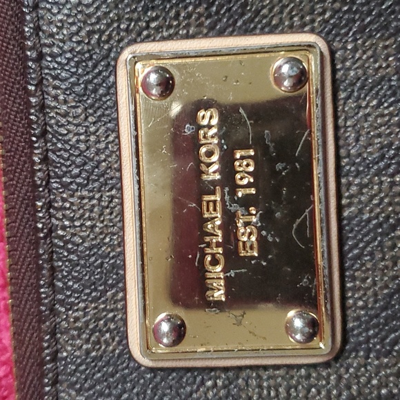 Michael Kors Wallet - Picture 2 of 10